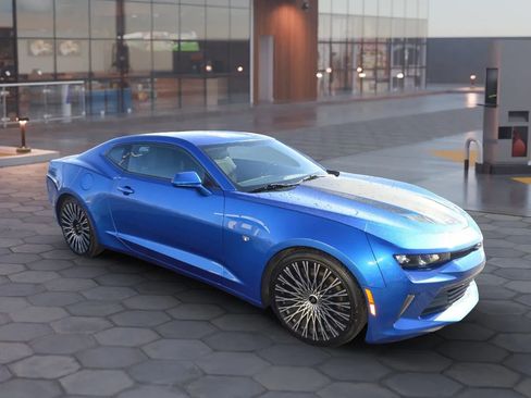 Used 2018 Chevrolet Camaro LT image 11