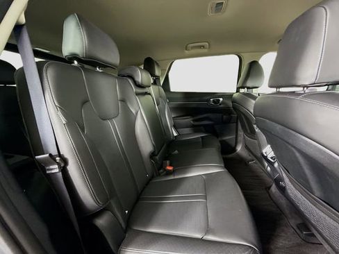 Used 2024 Kia Sorento S image 27