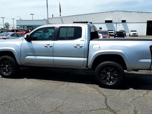 Used 2023 Toyota Tacoma SR5 w/ Technology Package AWD/4WD image 6