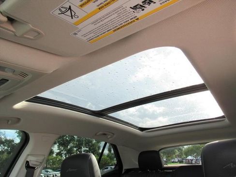 Used 2023 Buick Envision Avenir image 26