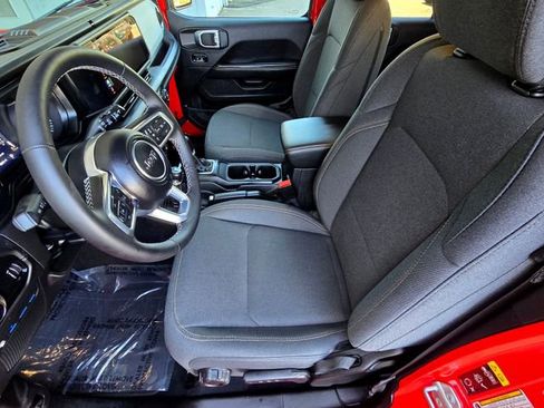 Certified 2025 Jeep Wrangler Unlimited Sahara image 20