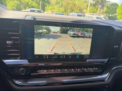 Used 2022 Chevrolet Silverado 1500 ZR2 w/ Technology Package AWD/4WD image 21