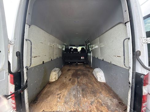 Used 2018 Mercedes-Benz Sprinter 2500 image 26