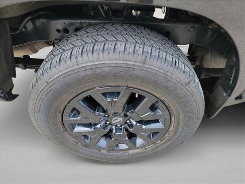 Used 2022 Nissan Frontier SV image 11