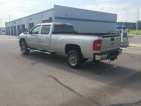 Used 2008 Chevrolet Silverado 2500 LT w/ 1LT Convenience Package AWD/4WD image 3