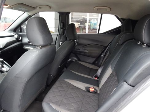 Used 2020 Nissan Kicks SV image 14