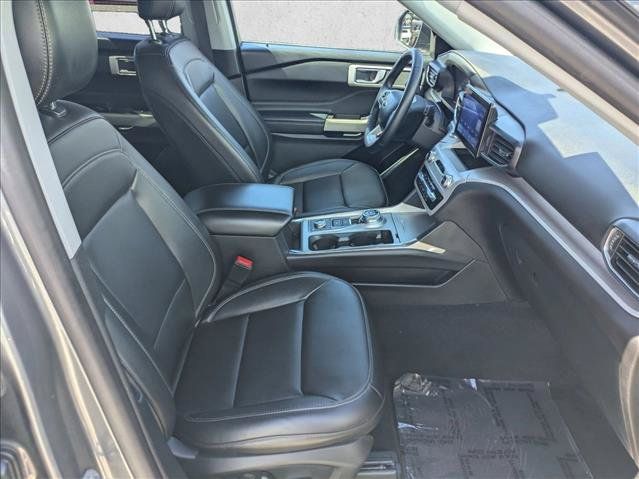 Used 2023 Ford Explorer XLT w/ Equipment Group 202A AWD/4WD image 19