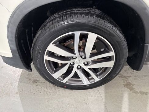 Used 2018 Honda Pilot Touring image 6