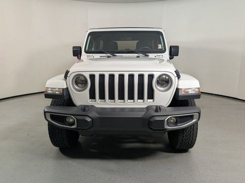 Used 2019 Jeep Wrangler Unlimited Sahara AWD/4WD image 2