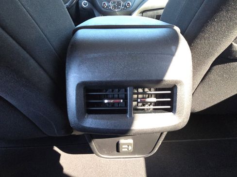 Used 2019 Chevrolet Equinox LT image 30