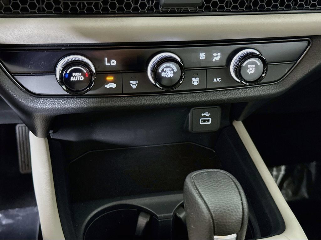 Used 2025 Honda HR-V LX image 7