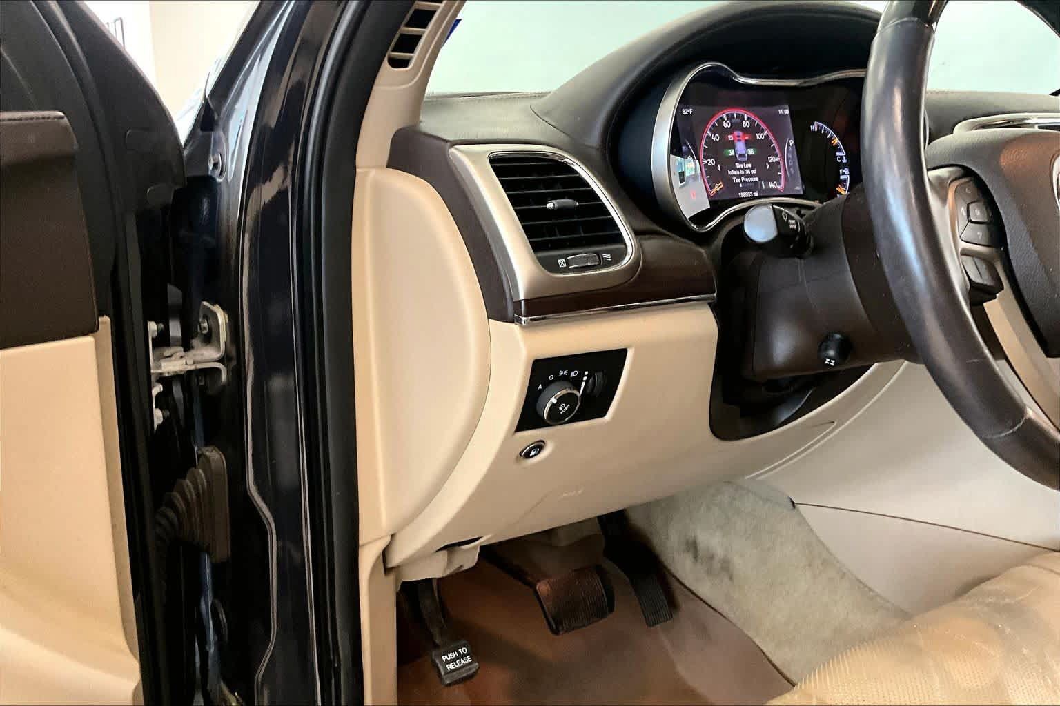 Used 2015 Jeep Grand Cherokee Overland RWD image 29
