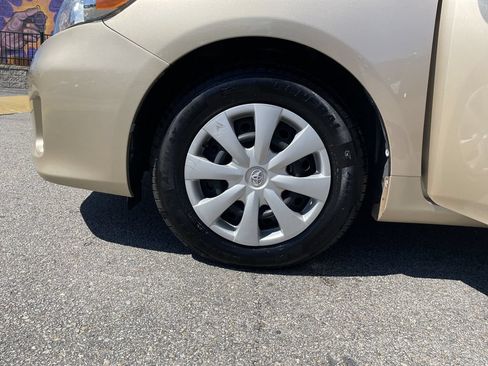 Used 2013 Toyota Corolla L FWD image 9