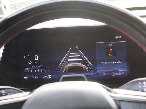 Used 2025 Chevrolet Traverse RS image 20