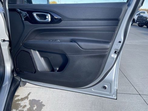 New 2026 Jeep Compass Limited image 13