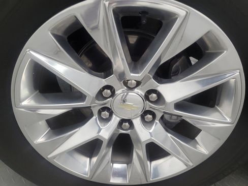 Used 2021 Chevrolet Suburban Premier w/ Premium Package image 31