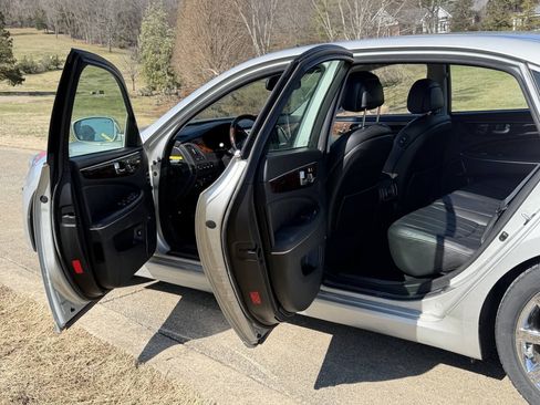 Used 2012 Hyundai Equus Signature RWD image 32