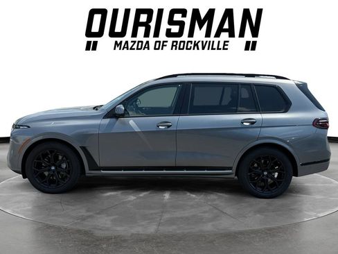 Used 2024 BMW X7 xDrive40i w/ Premium Package AWD/4WD image 3