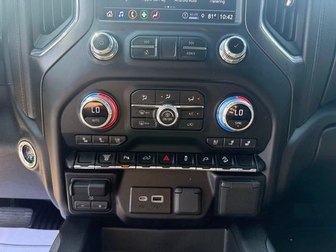 Used 2022 GMC Sierra 2500 AT4 AWD/4WD image 44