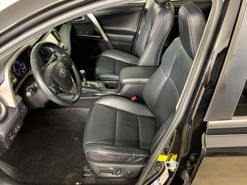 Used 2017 Toyota RAV4 Limited image 29