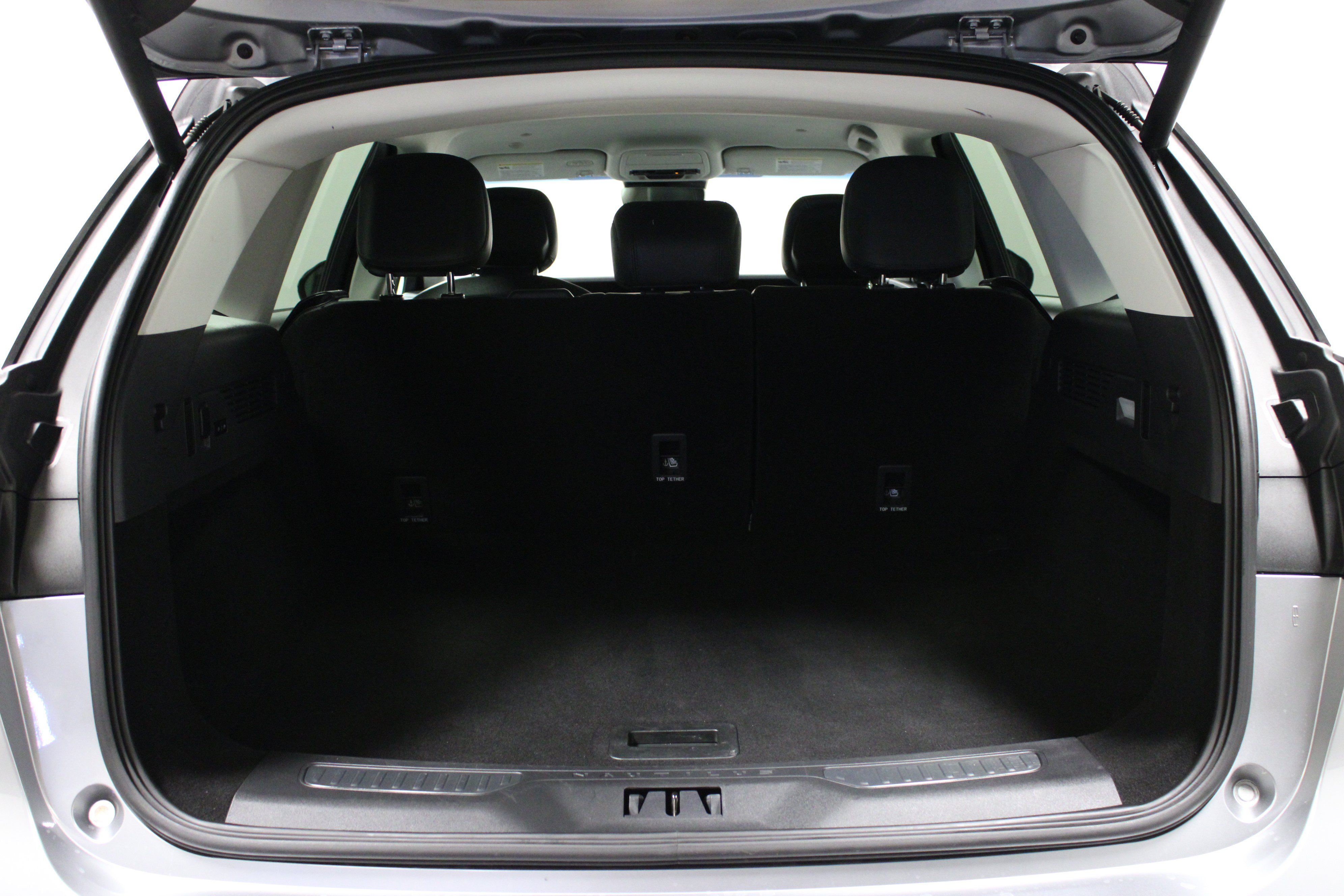 Used 2024 Lincoln Nautilus Reserve AWD/4WD image 14
