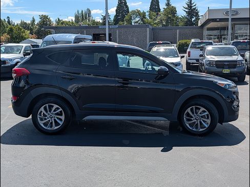 Used 2017 Hyundai Tucson SE w/ SE Popular Package 02 AWD/4WD image 4