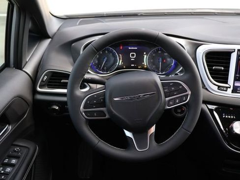New 2026 Chrysler Voyager LX FWD image 11