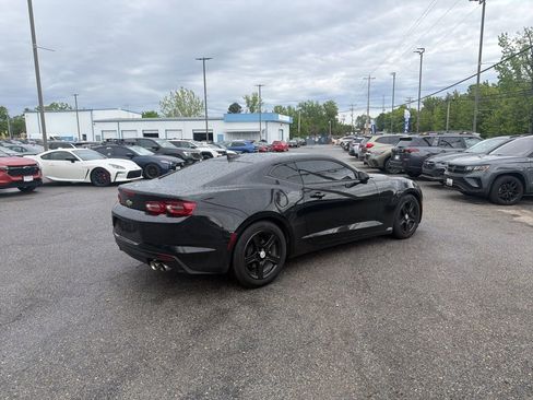 Used 2023 Chevrolet Camaro LT RWD image 4
