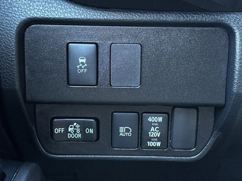 Used 2022 Toyota Tacoma TRD Off-Road image 28