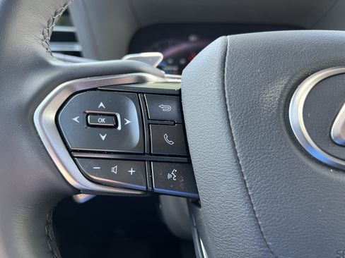 Used 2025 Lexus GX 550 w/ Accessory Package (2T) AWD/4WD image 19