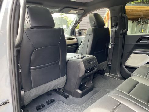 Used 2025 GMC Sierra EV Denali AWD/4WD image 15