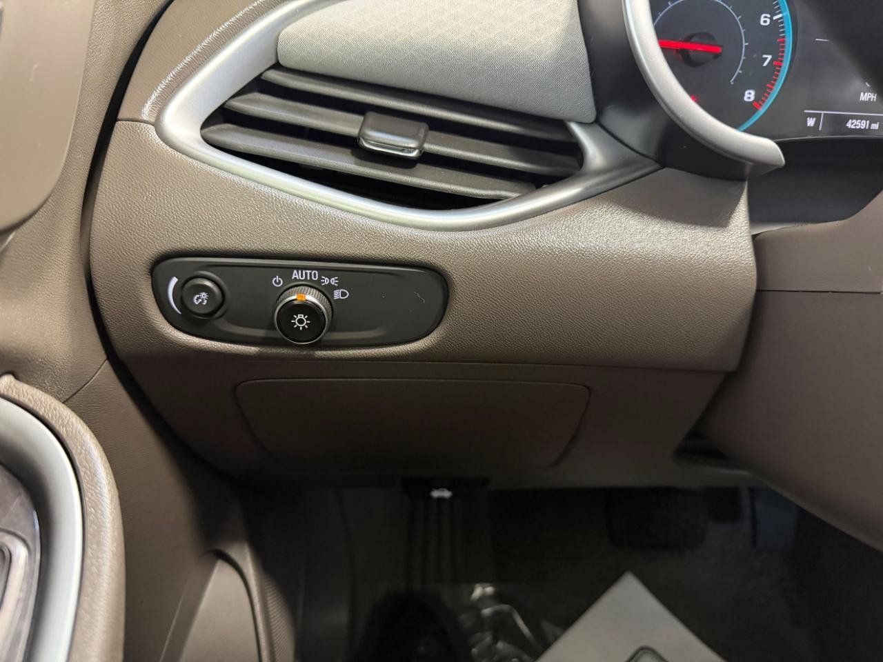 Used 2025 Chevrolet Malibu LT FWD image 31