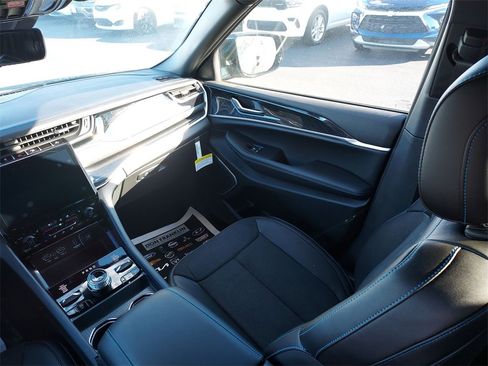 New 2024 Jeep Grand Cherokee Trailhawk w/ Advanced Protech Group II image 11