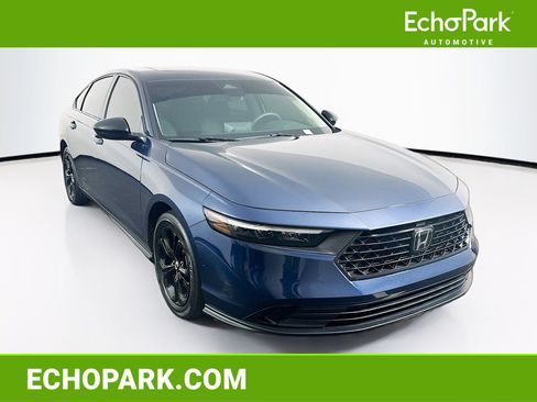 Used 2025 Honda Accord SE image 1