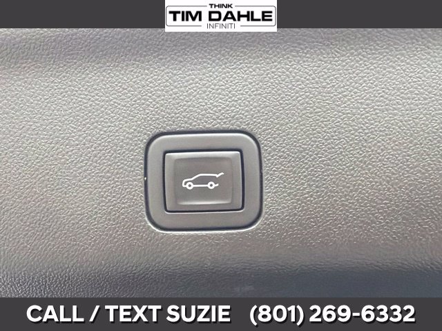 Used 2024 Chevrolet Tahoe Premier AWD/4WD image 16