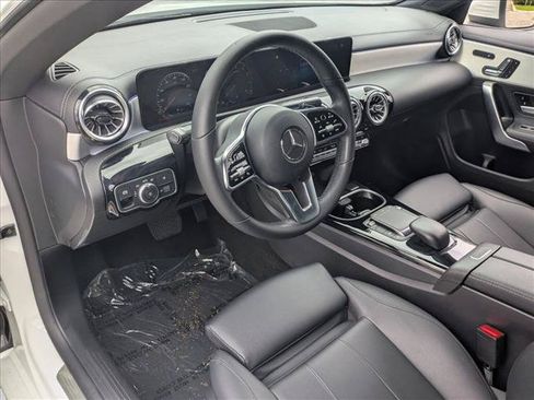 Used 2023 Mercedes-Benz CLA 250 image 9