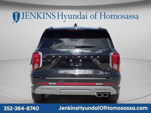 Used 2024 Hyundai Palisade Limited FWD image 5