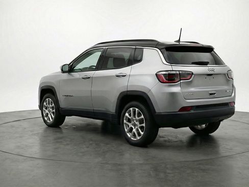 Used 2025 Jeep Compass Limited AWD/4WD image 6
