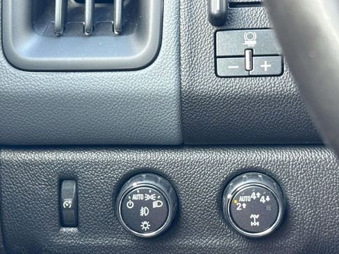 Used 2019 Chevrolet Colorado Z71 AWD/4WD image 21