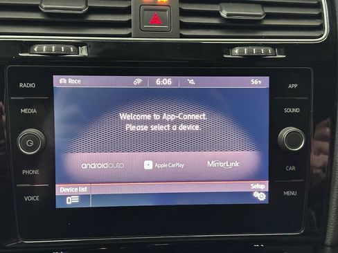 Used 2016 Volkswagen Golf 4-Door image 47