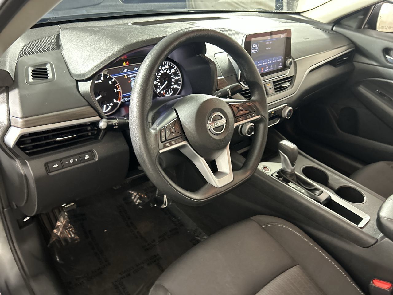Used 2025 Nissan Altima 2.5 SV FWD image 12