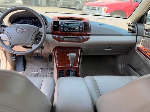 Used 2006 Toyota Camry XLE w/ VSC & Side Airbag Pkg FWD image 34