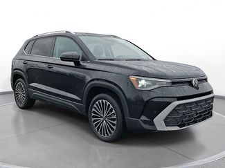 Used 2025 Volkswagen Taos SE FWD video 1