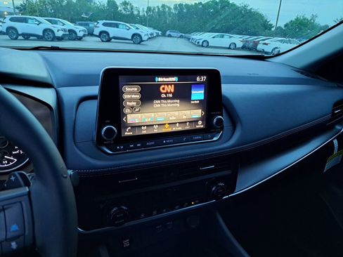 New 2026 Nissan Rogue SV FWD image 8