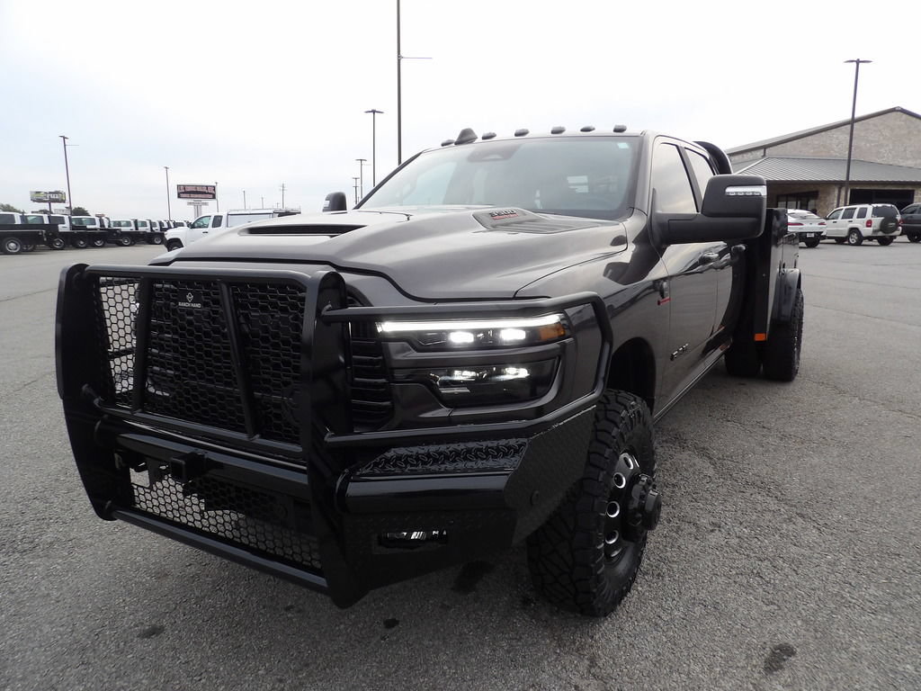 Used 2025 RAM 3500 Laramie AWD/4WD image 65