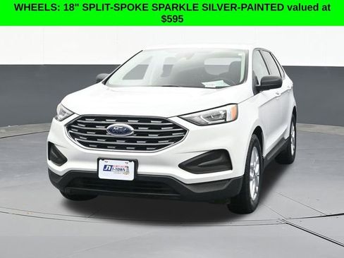 Used 2021 Ford Edge SE image 2