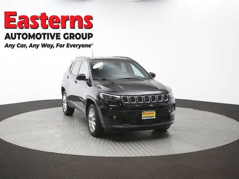 Used 2024 Jeep Compass Latitude AWD/4WD image 49