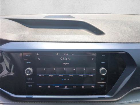 Used 2024 Volkswagen Taos SE FWD image 12