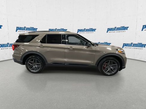 Used 2026 Ford Explorer ST-Line w/ ST-Line Street Pack AWD/4WD image 13