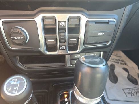 Used 2021 Jeep Wrangler Unlimited Sahara image 22